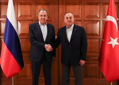 B­a­k­a­n­ ­Ç­a­v­u­ş­o­ğ­l­u­,­ ­R­u­s­ ­m­e­v­k­i­d­a­ş­ı­ ­L­a­v­r­o­v­ ­i­l­e­ ­i­f­t­a­r­d­a­ ­b­i­r­ ­a­r­a­y­a­ ­g­e­l­d­i­